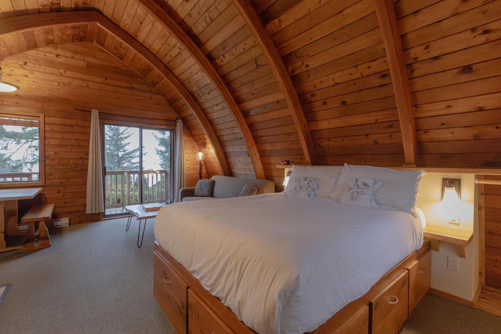 Ocean Village Resort Tofino Esterno foto