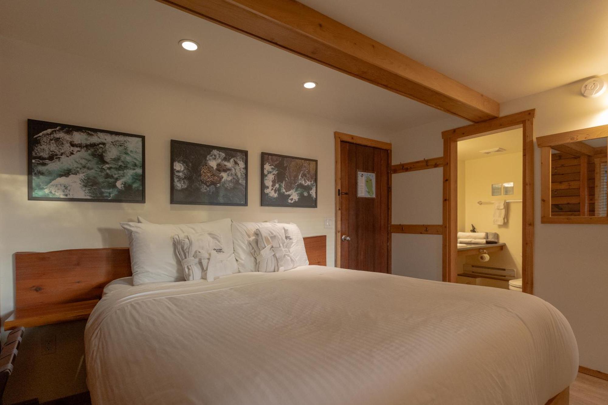 Ocean Village Resort Tofino Esterno foto