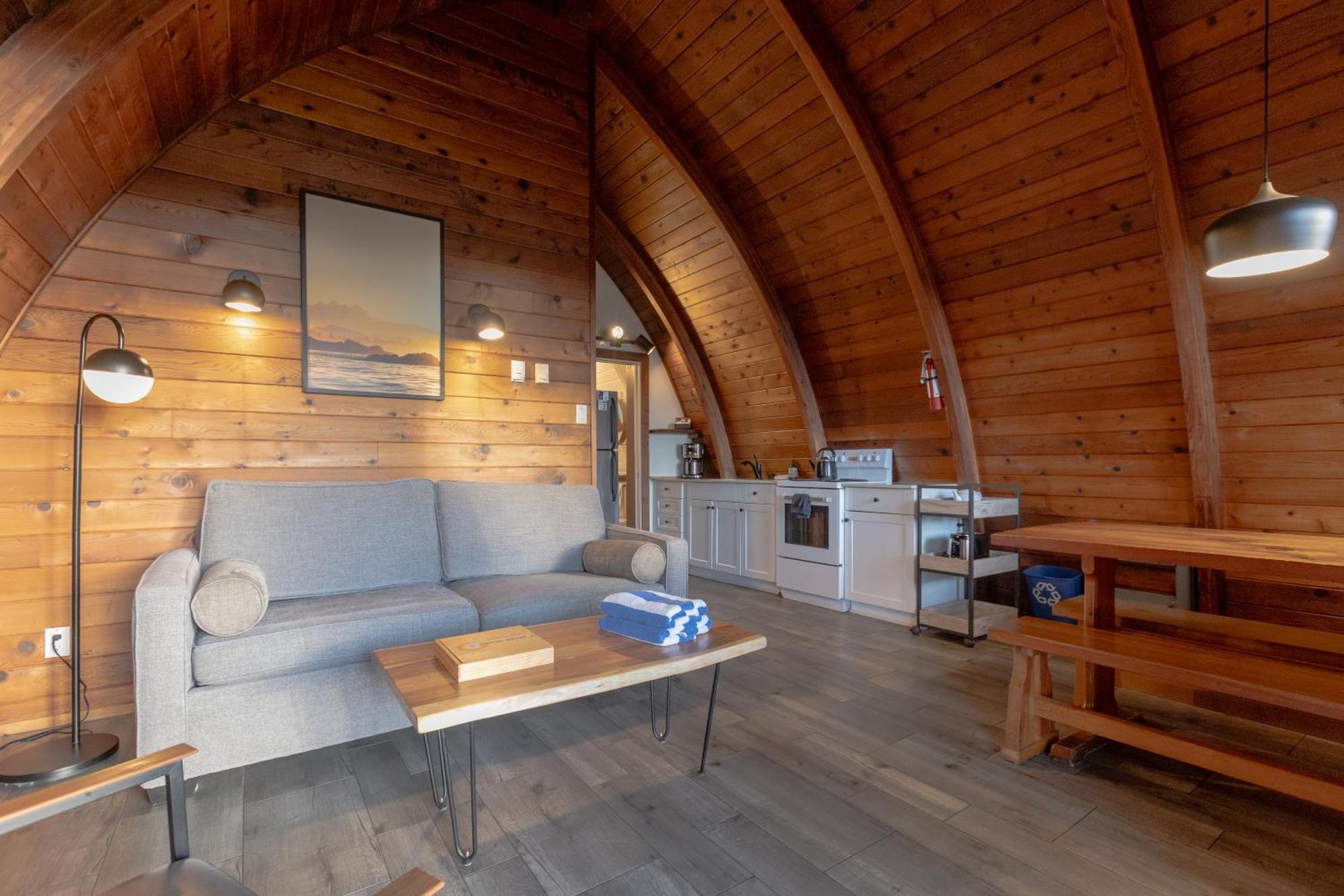 Ocean Village Resort Tofino Esterno foto