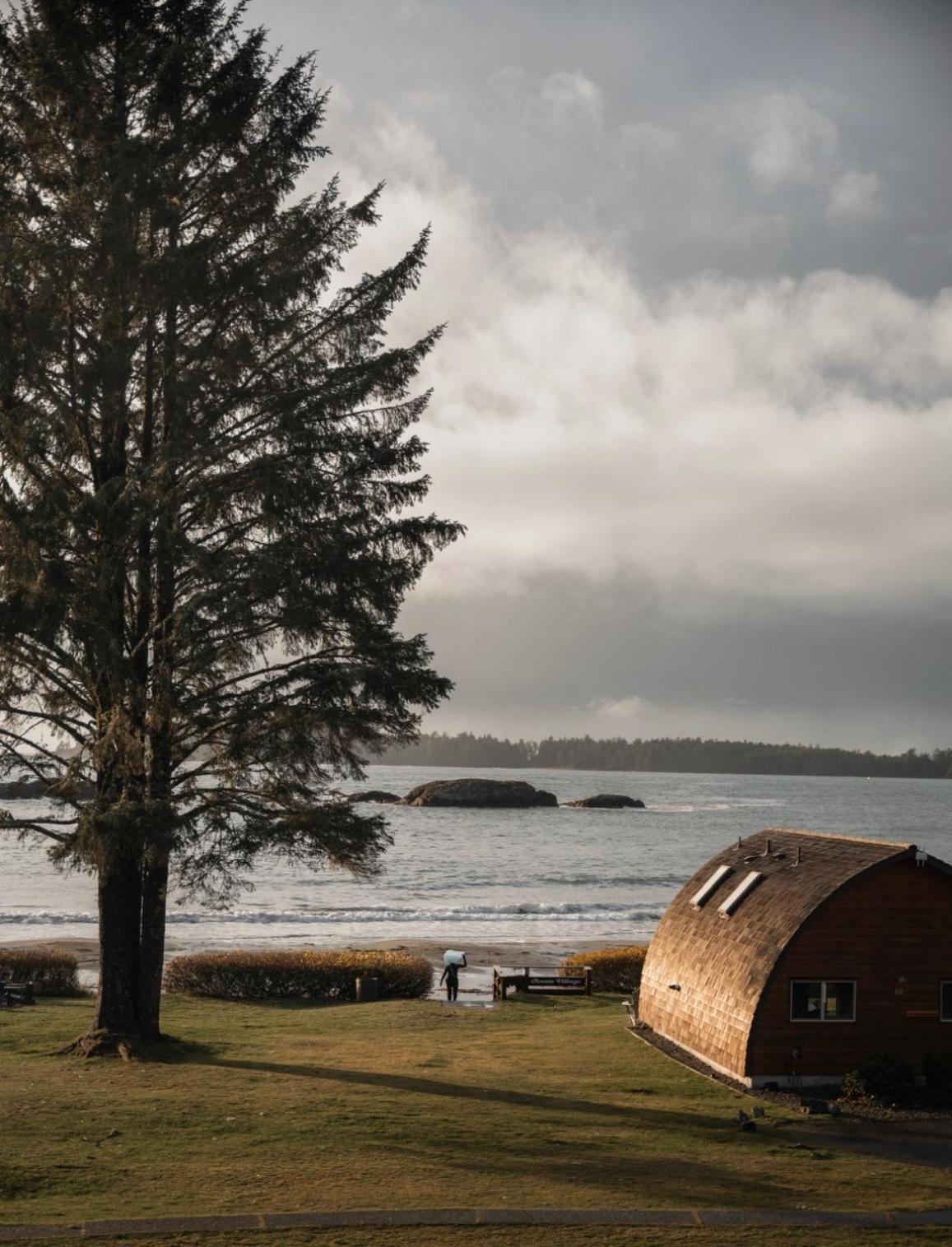 Ocean Village Resort Tofino Esterno foto